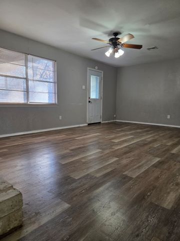 1005 Dayton Drive, Robinson, TX 76706