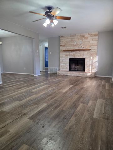 1005 Dayton Drive, Robinson, TX 76706