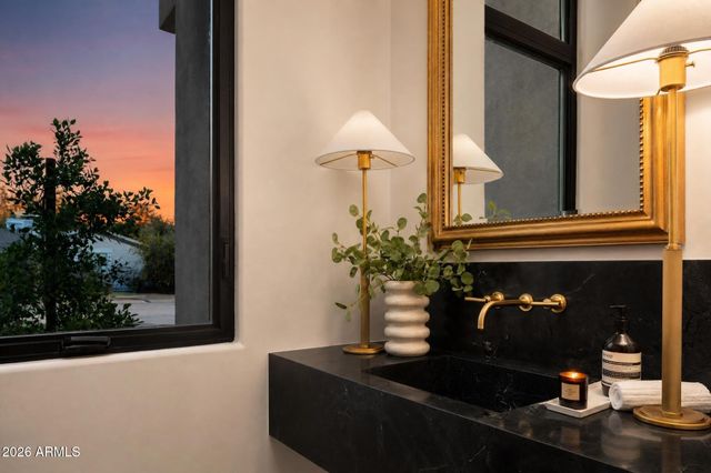 4120 N 44TH Place, Phoenix, AZ 85018