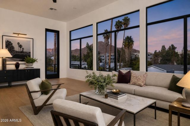 4120 N 44TH Place, Phoenix, AZ 85018