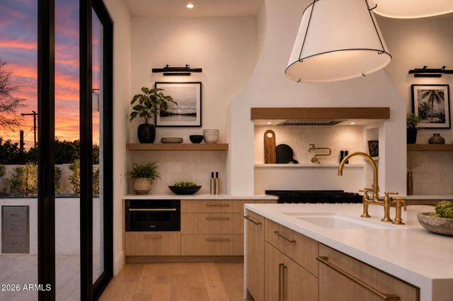 4120 N 44TH Place, Phoenix, AZ 85018