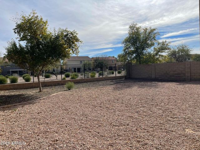 925 E Canyon Rock Road, San Tan Valley, AZ 85143