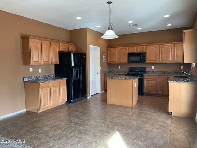 925 E Canyon Rock Road, San Tan Valley, AZ 85143