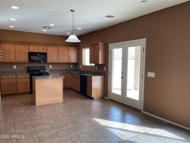 925 E Canyon Rock Road, San Tan Valley, AZ 85143