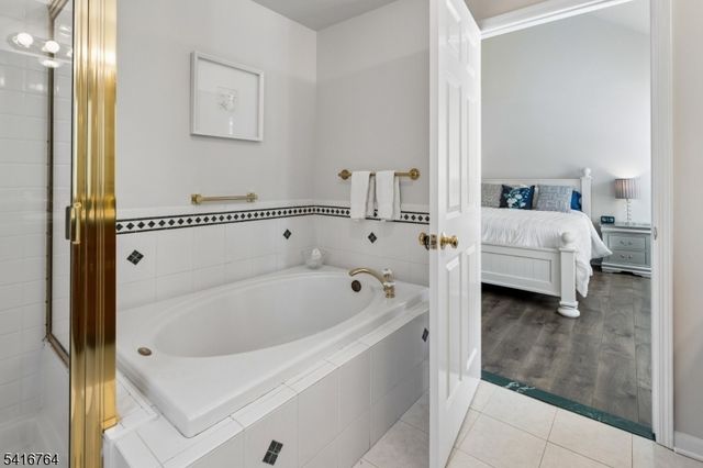 18 Fox Hollow Trl, Bernardsville Boro, NJ 07924