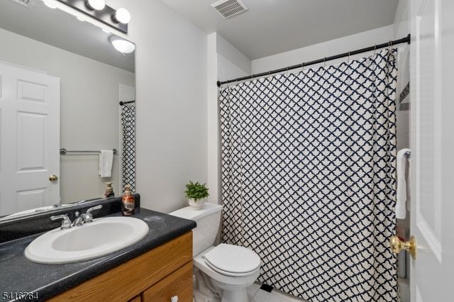 18 Fox Hollow Trl, Bernardsville Boro, NJ 07924