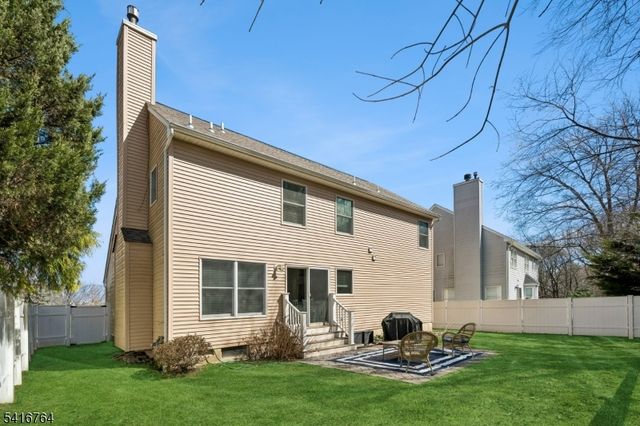 18 Fox Hollow Trl, Bernardsville Boro, NJ 07924