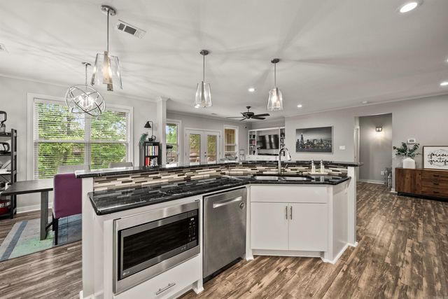 109 Sienna Lake Lane, Little Rock, AR 72210