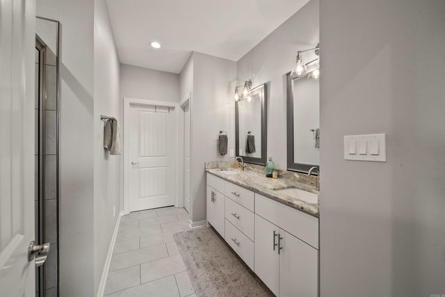 109 Sienna Lake Lane, Little Rock, AR 72210