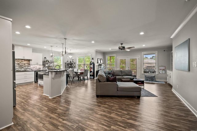 109 Sienna Lake Lane, Little Rock, AR 72210