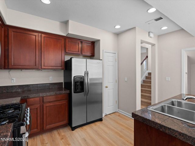 6707 S Gaja Loop, Sparks, NV 89436