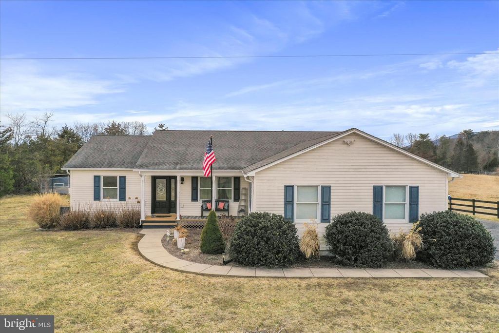 Image 1 of property listing at 5670 LONG MEADOW RD, Middletown, VA 22645