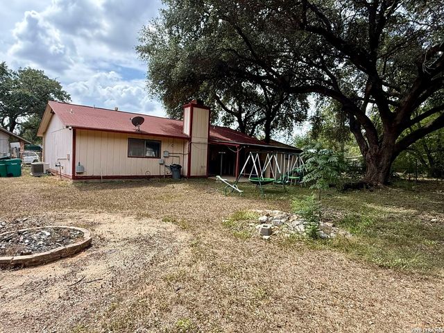 4255 Apple Tree Dr, San Antonio, TX 78222