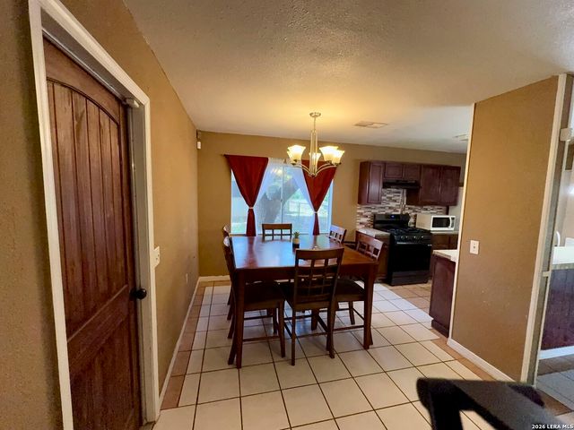 4255 Apple Tree Dr, San Antonio, TX 78222