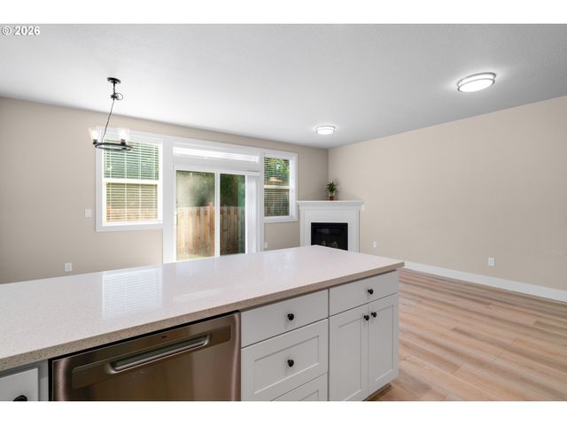 3498 Sw MAYFIELD Ter, Beaverton, OR 97003
