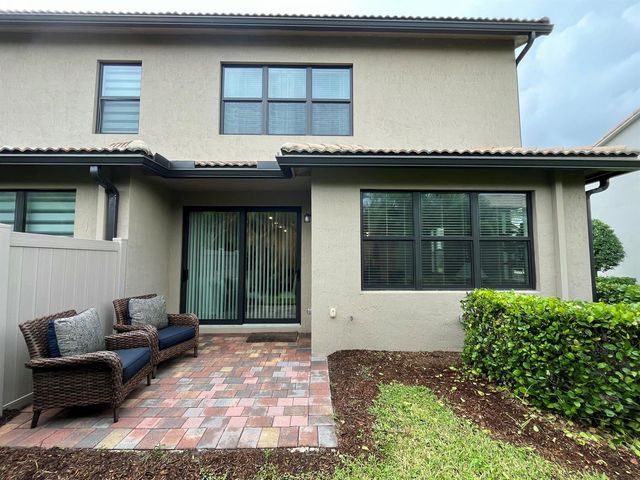8193 CINCH Way, Lake Worth, FL 33467