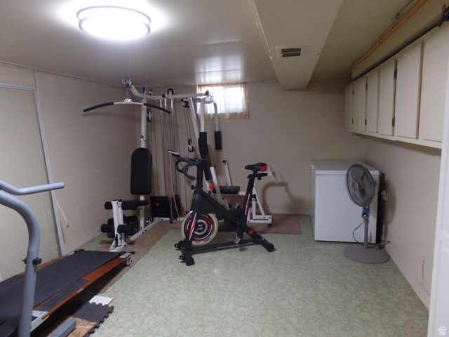 5572 S AVALON DR, Murray, UT 84107