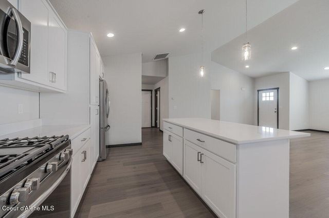 11615 N Railway Ave, Rathdrum, ID 83858