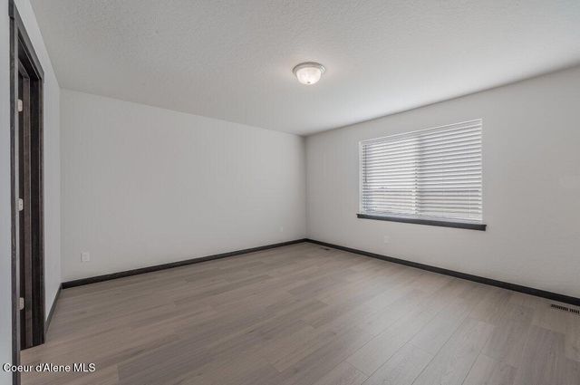 11615 N Railway Ave, Rathdrum, ID 83858