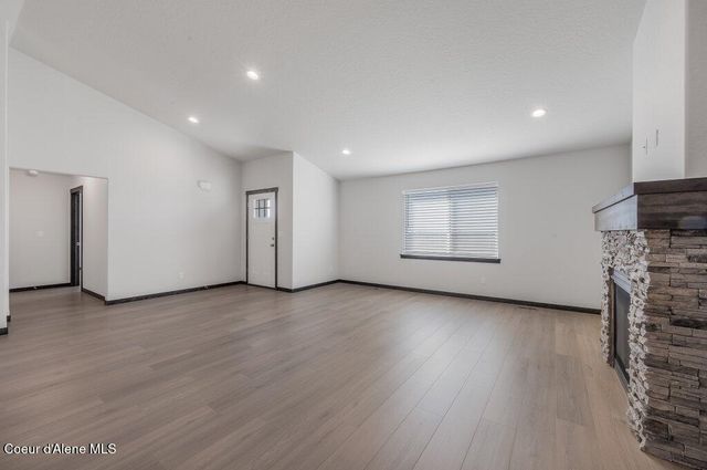 11615 N Railway Ave, Rathdrum, ID 83858