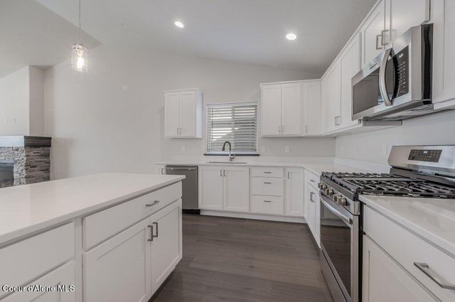 11615 N Railway Ave, Rathdrum, ID 83858