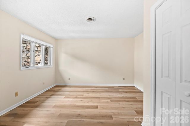 181 N Britton Creek Court, Hendersonville, NC 28789