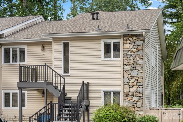 181 N Britton Creek Court, Hendersonville, NC 28789