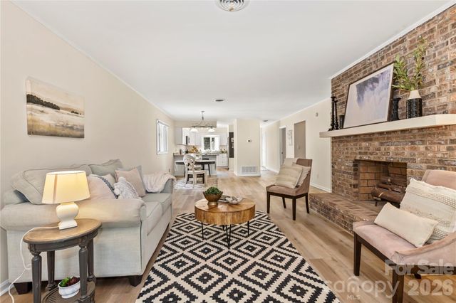 181 N Britton Creek Court, Hendersonville, NC 28789
