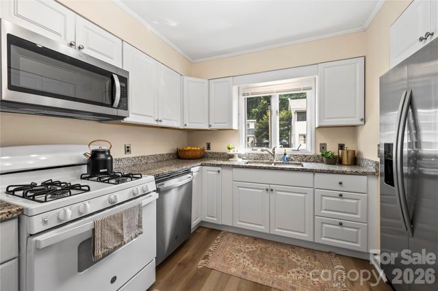 181 N Britton Creek Court, Hendersonville, NC 28789