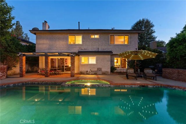 22963 Collins Street, Woodland Hills, CA 91367