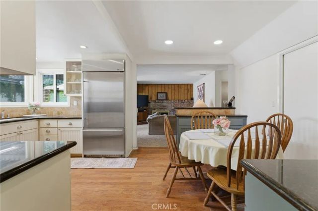 22963 Collins Street, Woodland Hills, CA 91367