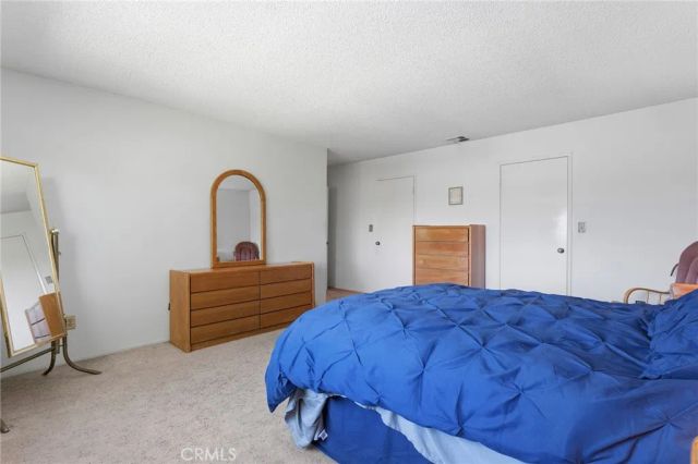 22963 Collins Street, Woodland Hills, CA 91367