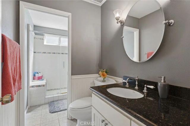 22963 Collins Street, Woodland Hills, CA 91367