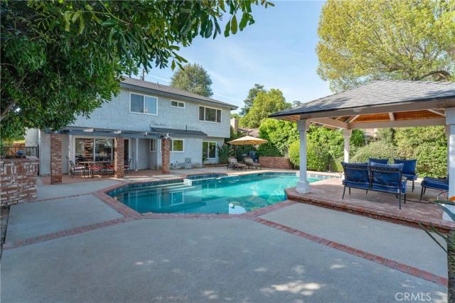 22963 Collins Street, Woodland Hills, CA 91367
