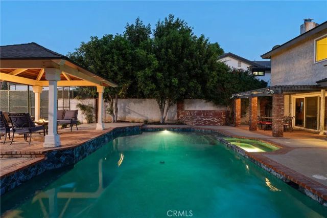 22963 Collins Street, Woodland Hills, CA 91367