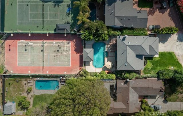 22963 Collins Street, Woodland Hills, CA 91367