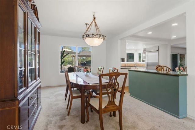 22963 Collins Street, Woodland Hills, CA 91367