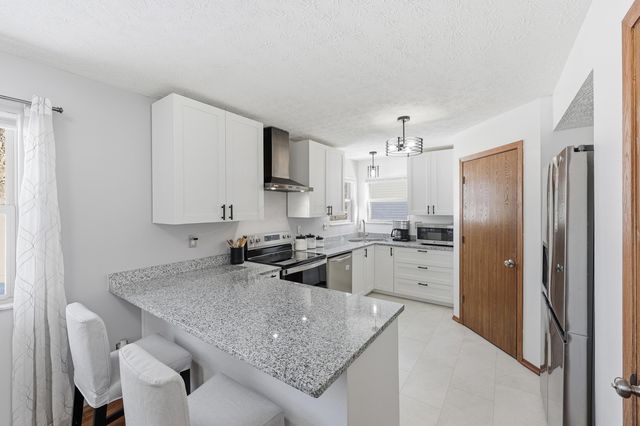 6638 Winbarr Way, Canal Winchester, OH 43110