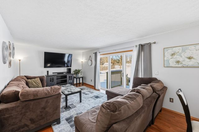 6638 Winbarr Way, Canal Winchester, OH 43110