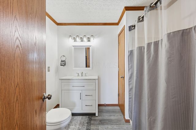 6638 Winbarr Way, Canal Winchester, OH 43110