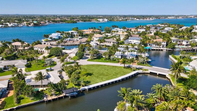 25 Sabal Island Drive, Ocean Ridge, FL 33435