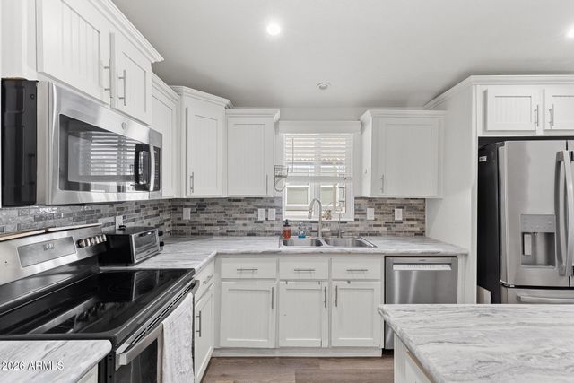 1363 N PLAZA Drive 10, Apache Junction, AZ 85120