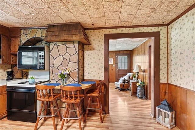 1937 HOOVER HILL Road, Asheboro, NC 27205