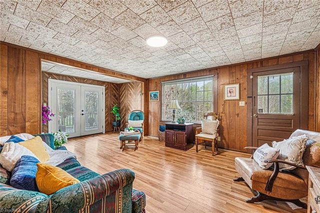1937 HOOVER HILL Road, Asheboro, NC 27205