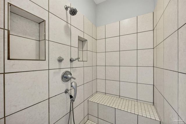 1410 W Gregory St, Pensacola, FL 32502