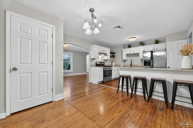 1410 W Gregory St, Pensacola, FL 32502