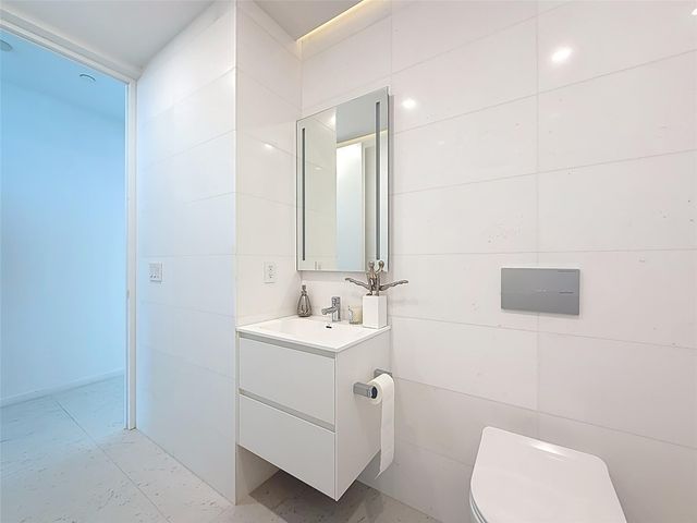 2000 S Ocean Dr 12A, Hallandale Beach, FL 33009