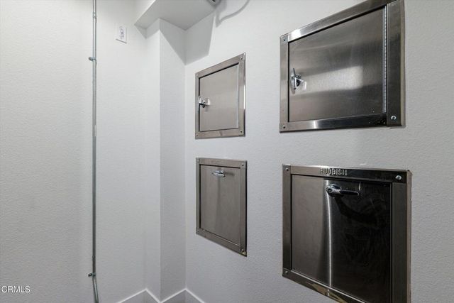 18900 Parthenia Street 105, Northridge, CA 91324