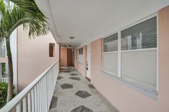 2551 NW 103rd Avenue 202, Sunrise, FL 33322
