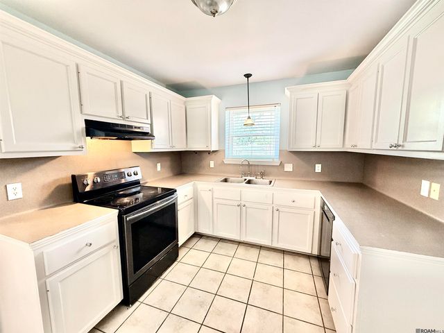 15253 E Bayou Dr, Prairieville, LA 70769